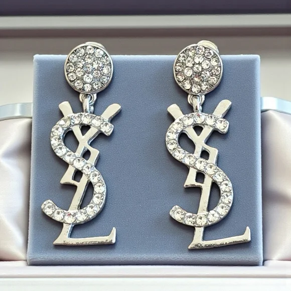 Elegant Luxury Earrings - Picture 2 of 8